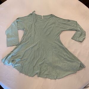 FREE PEOPLE Rayon Cold Shoulder Flow Dress/Tunic, Size Small.